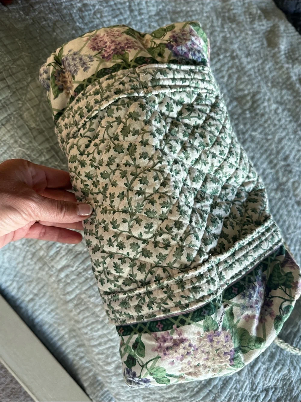 Vera Bradley Cream Quilted Tote with Green and Purple Floral Print - Picture 4 of 7